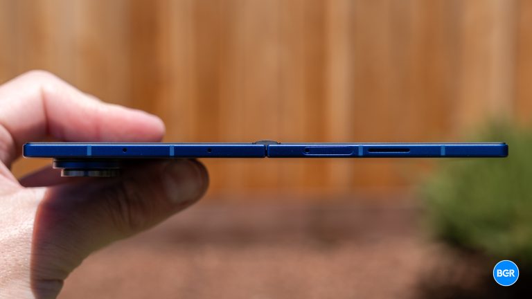 Samsung Galaxy Z Fold 7 thickness