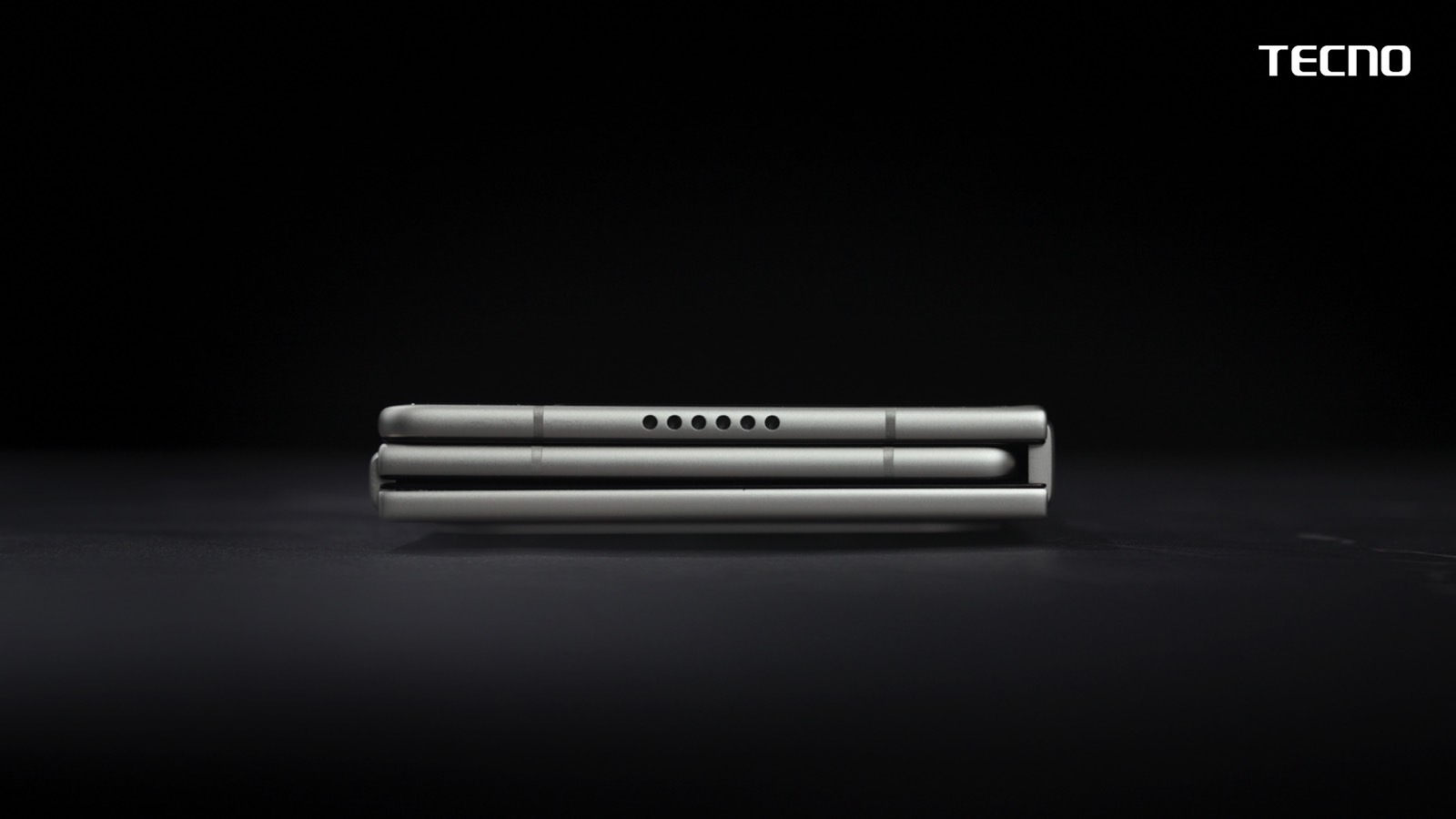 Tecno Phantom Ultimate G Fold: The "G" shape.